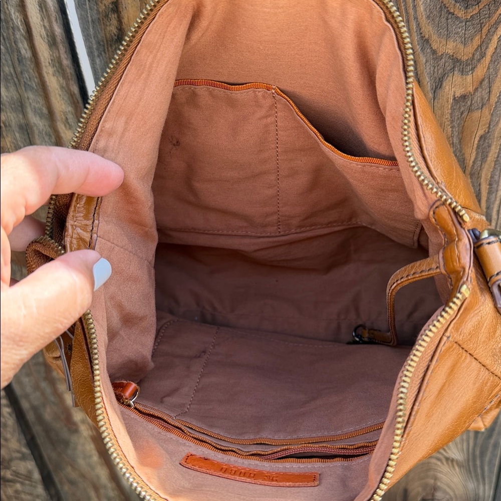 Hobo Shiela Satchel Natural Leather Top Handle Pockets.❤️ - Picture 9 of 16